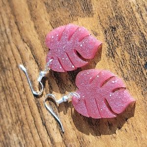 Monstera leaf earrings